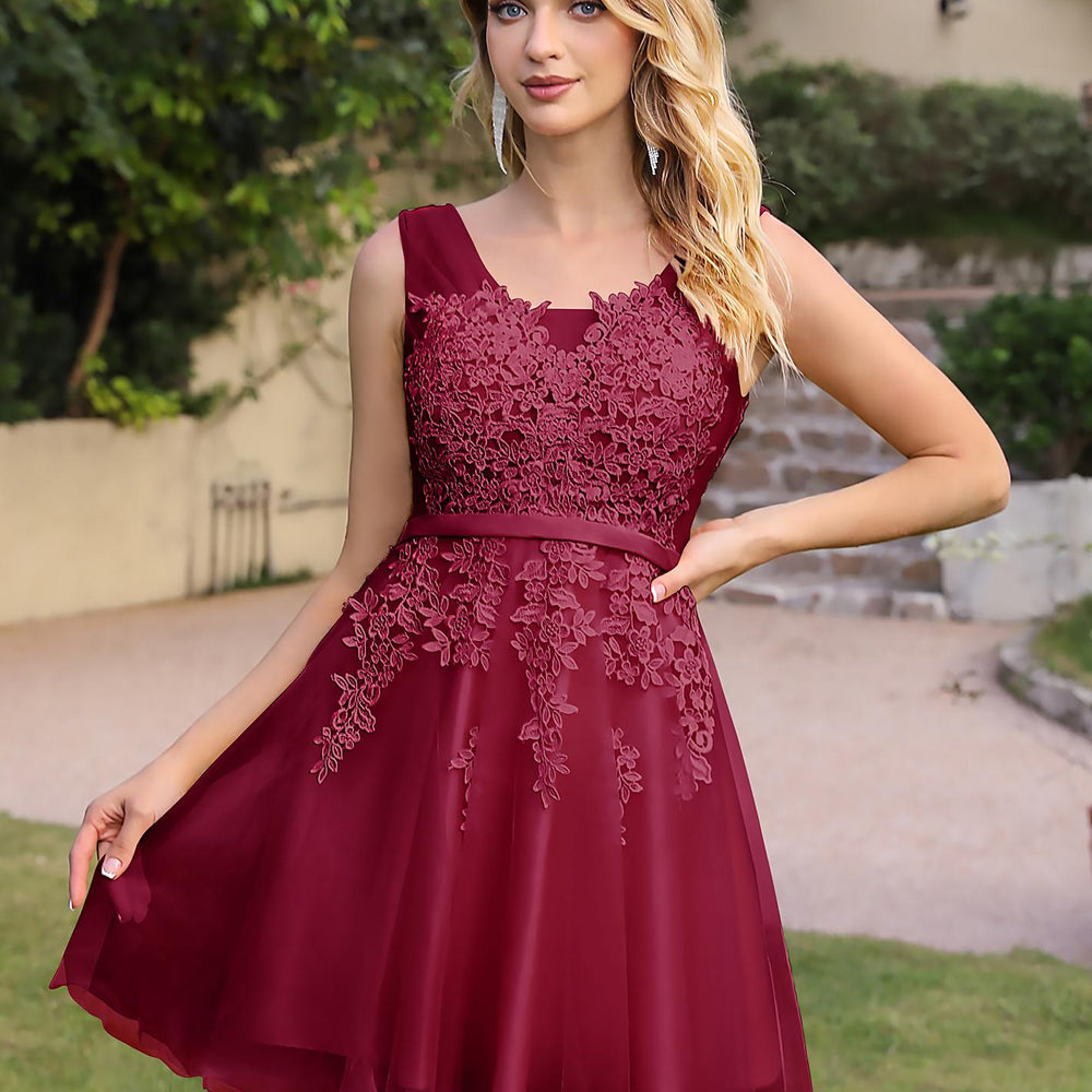 
                      
                        Beautiful Sleeveless lace-up Short homecoming Dress Tulle Lace Appliques
                      
                    