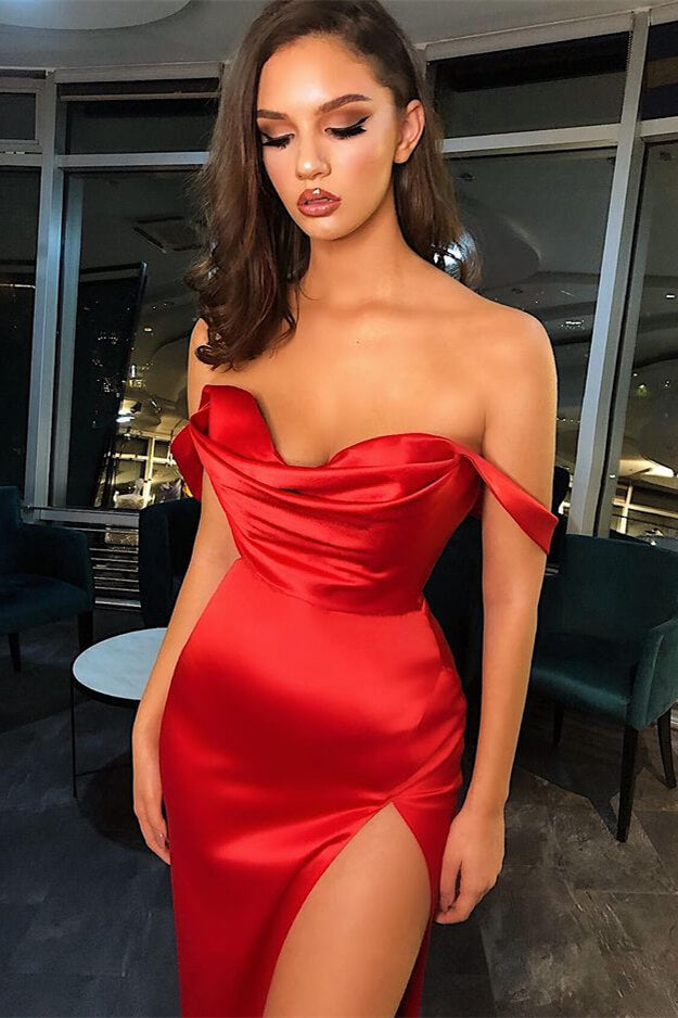 
                      
                        Elegant Red Off-the-Shoulder Strapless Evening Dress with Pleated Slit
                      
                    