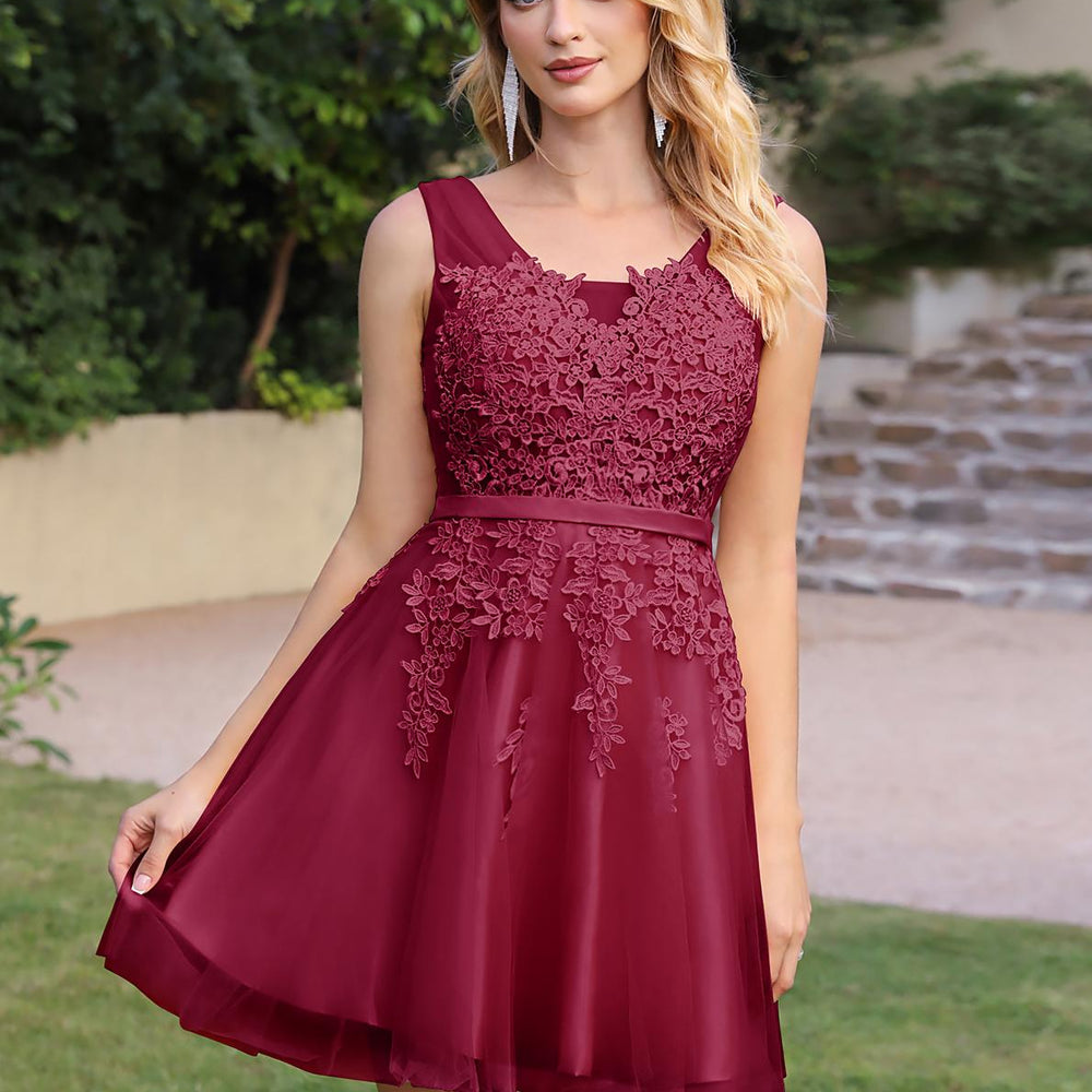 
                      
                        Beautiful Sleeveless lace-up Short homecoming Dress Tulle Lace Appliques
                      
                    