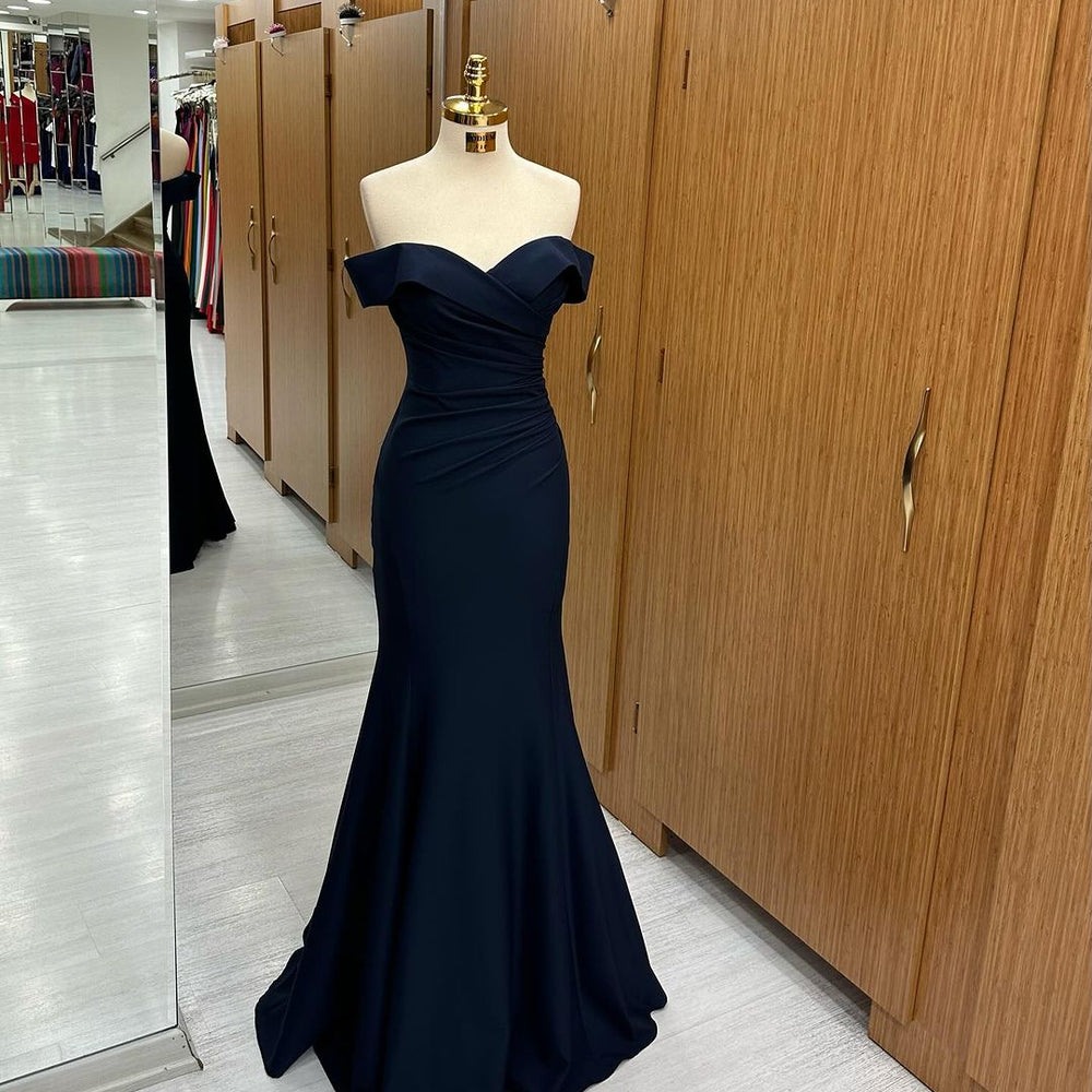 
                      
                        Navy Blue Off-the-Shoulder Mermaid Prom Dress with Sweetheart Sleeveless
                      
                    