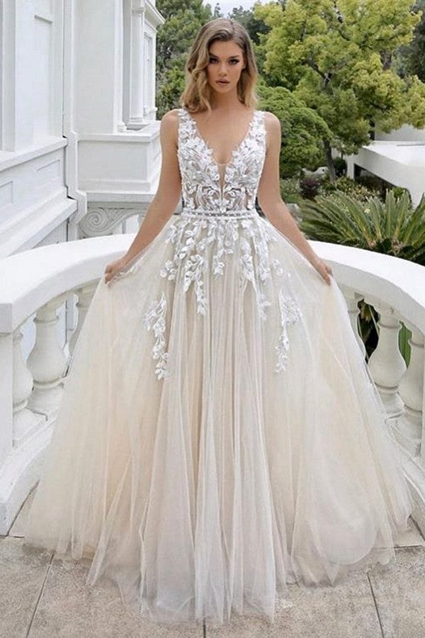 Luxury Long A-Line V-Neck Sleeveless Backless Wedding Dress with Lace and Tulle