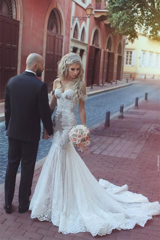 
                      
                        Off-the-Shoulder Sweetheart Mermaid Lace Wedding Dress with Lace-Up Back
                      
                    