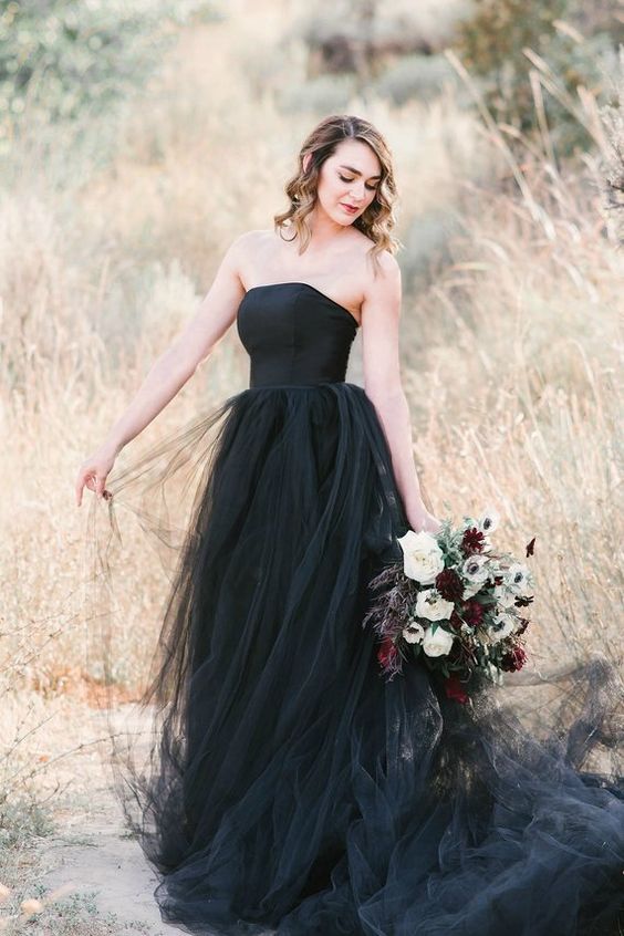 
                      
                        Strapless Black A-line Wedding Dress Floor-length With Tulle
                      
                    