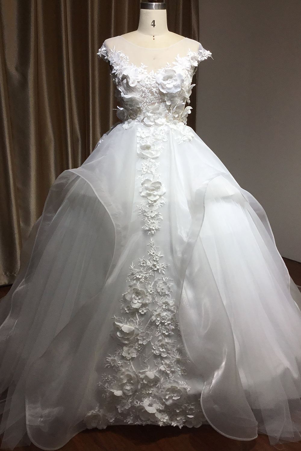 Cap Sleeve Jewel Neck Ball Gown Wedding Dress with Floral Appliques