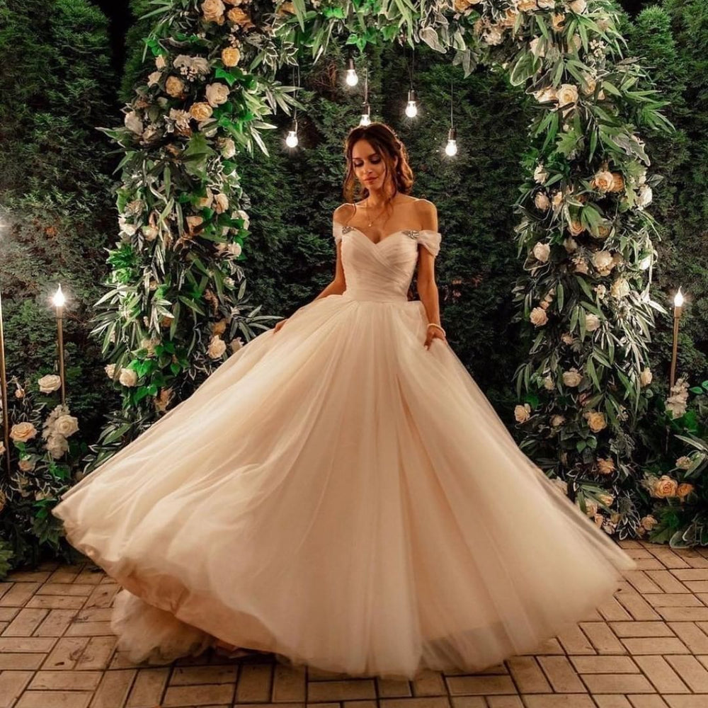 
                      
                        Tulle Off-the-Shoulder A-Line Long Wedding Dress with Chapel Train
                      
                    