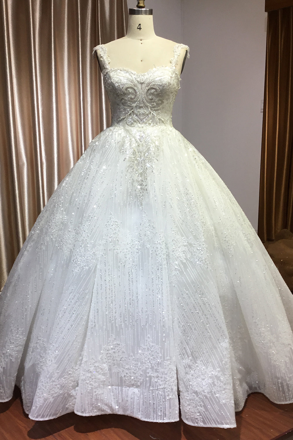 Strapless Sleeveless Sweetheart Pleated Ball Gown Wedding Dress with Sequins