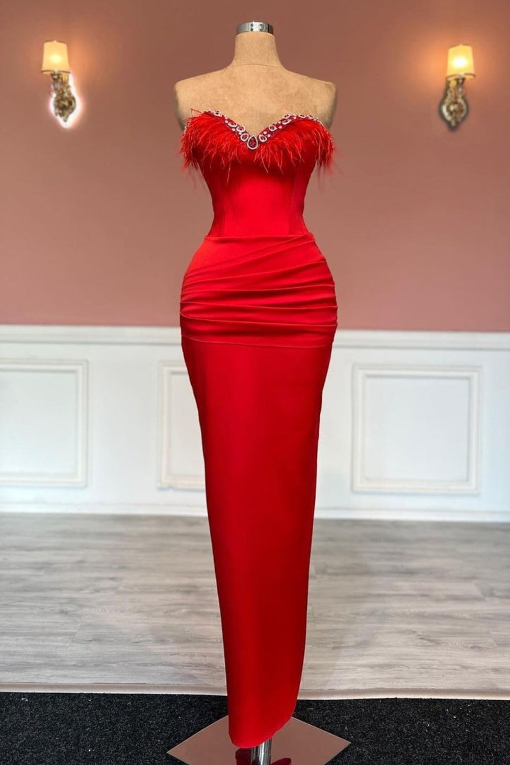 Red Long Sleeveless Sweetheart Satin Prom Dress with Tassel Decoration