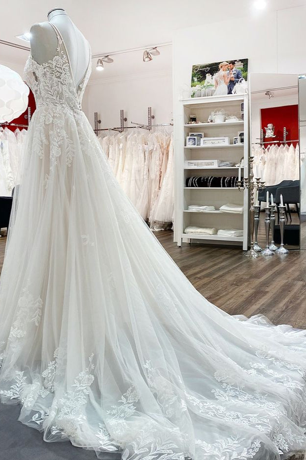 
                      
                        Elegant V-Neck Long A-Line Lace Wedding Dress with Tulle and Spaghetti Straps
                      
                    