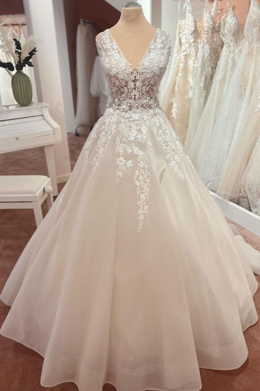 Wide Strap A-Line Floor-Length Tulle Wedding Dress with Lace Appliques