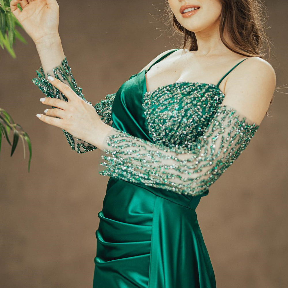 
                      
                        Emerald Spaghetti-Strap Off-the-Shoulder Sequined Prom Dress with Pleated Slit
                      
                    