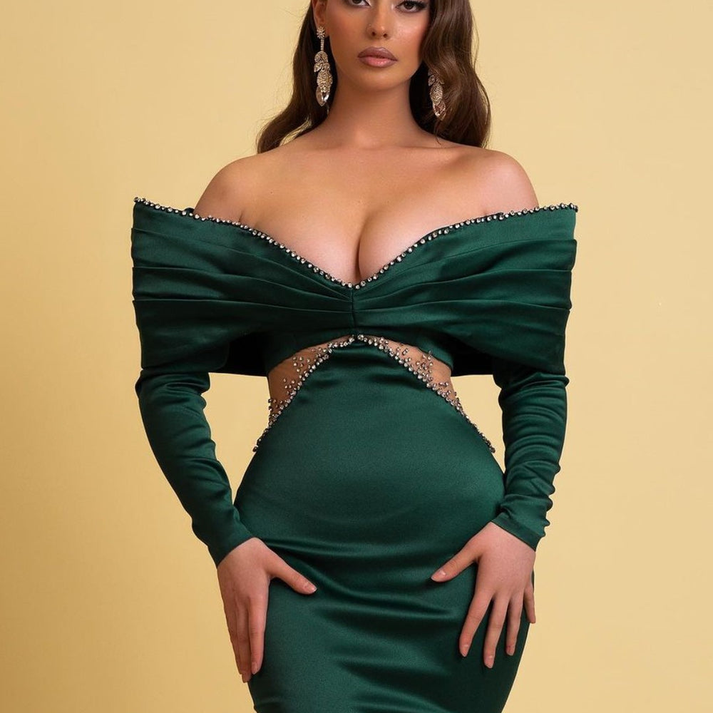 
                      
                        Emerald Green Off-the-Shoulder Charmeuse V Neck Mermaid Prom Dress
                      
                    