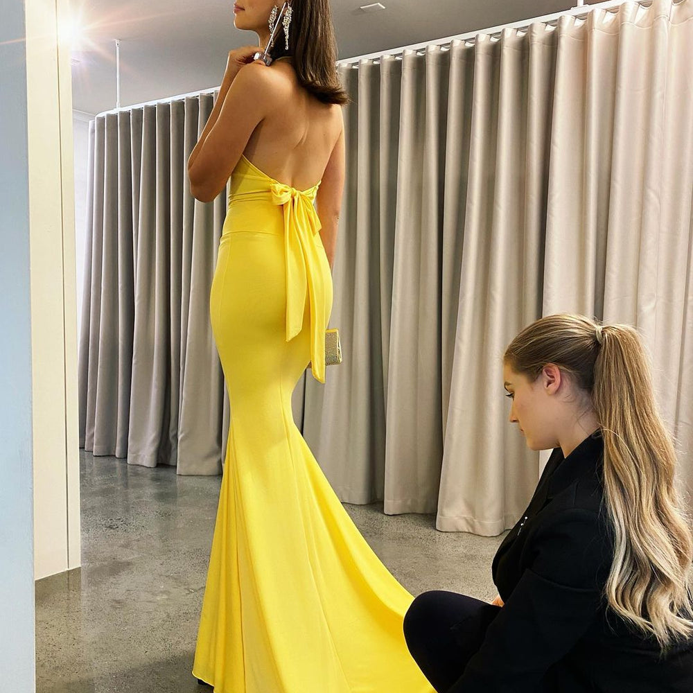 
                      
                        Yellow Backless Mermaid Evening Dress
                      
                    