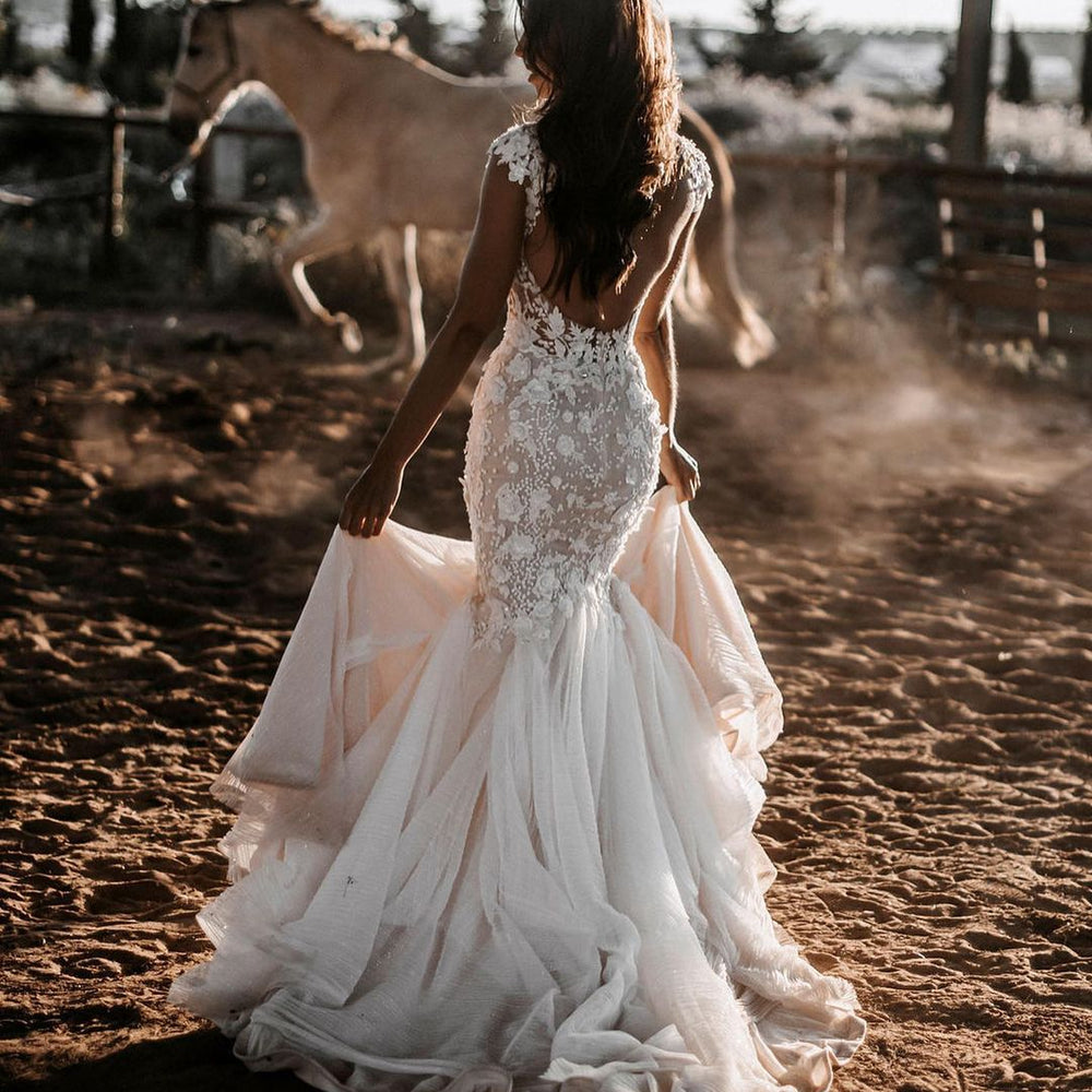 
                      
                        Sweetheart Backless Long Mermaid Wedding Dress with Tulle Lace
                      
                    