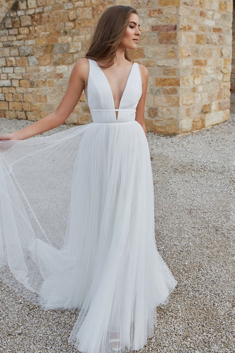 V-Neck Sleeveless Tulle Wedding Dress