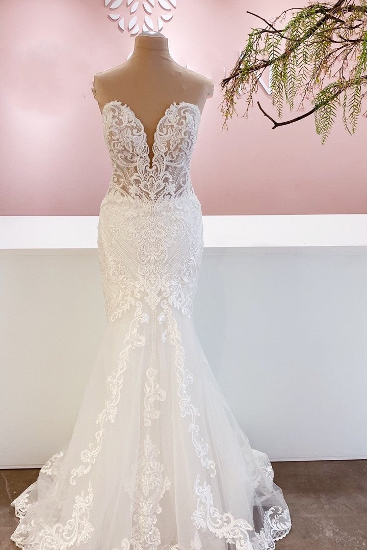 Classy Sweetheart Backless Floor-Length Mermaid Wedding Dress with Lace Appliques