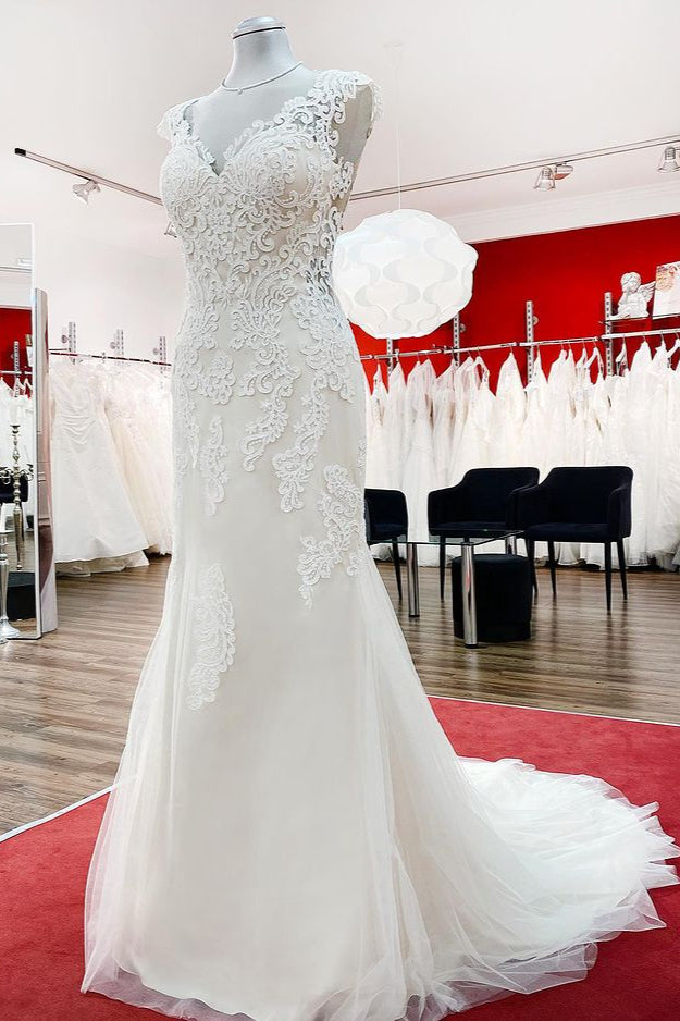 
                      
                        Sweetheart Open Back Long Mermaid Wedding Dress with Lace Appliques
                      
                    