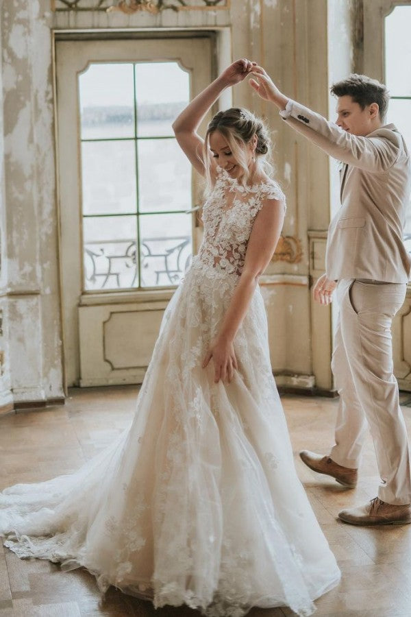 Boho Long A-line Tulle Wedding Dress With Lace Appliques