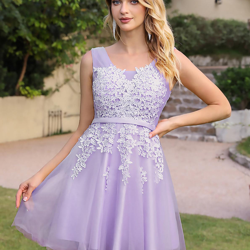 
                      
                        Beautiful Sleeveless lace-up Short homecoming Dress Tulle Lace Appliques
                      
                    