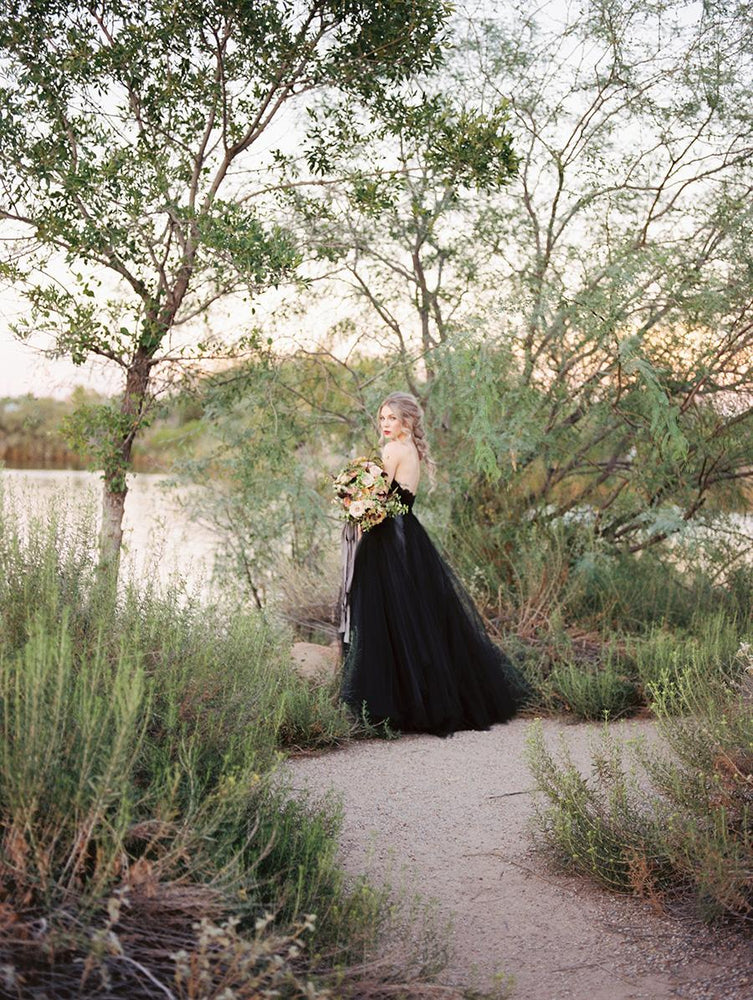 
                      
                        Classy Black Sweetheart Long Wedding Dress with Open Back and Lace Tulle
                      
                    