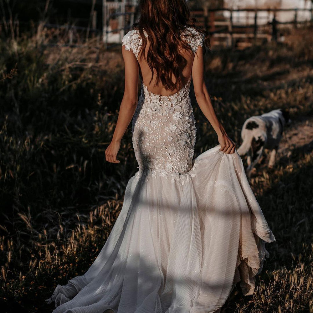 
                      
                        Sweetheart Backless Long Mermaid Wedding Dress with Tulle Lace
                      
                    