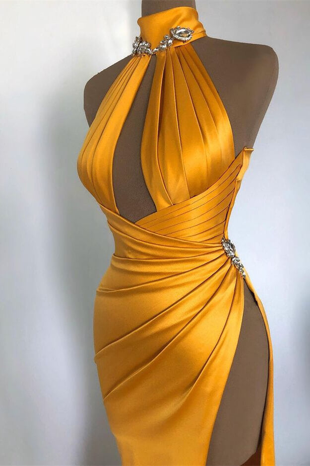 
                      
                        Elegant Sexy Champagne Gold Evening Dress with Off-the-Shoulder High Neck and Pleated Slit
                      
                    