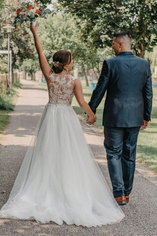 
                      
                        Bateau Neck Sleeveless A-Line Tulle Wedding Dress with Lace
                      
                    