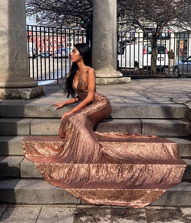 
                      
                        Sequins Mermaid Prom Dress Spaghetti-Straps
                      
                    