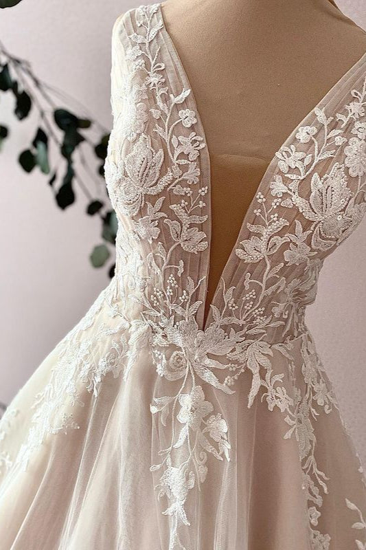 
                      
                        Wide Strap Sweetheart A-Line Wedding Dress with Tulle and Lace Appliques
                      
                    