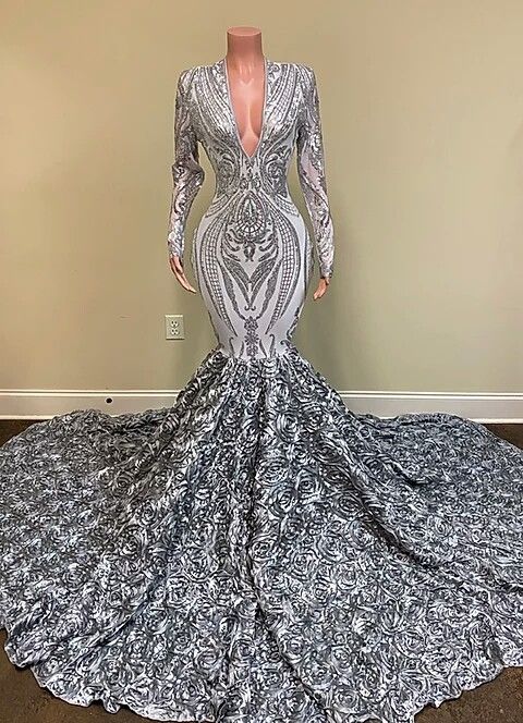 
                      
                        Silver V-Neck Long Sleeves Sequins Lace Mermaid Prom Dress with Flower Bottom
                      
                    