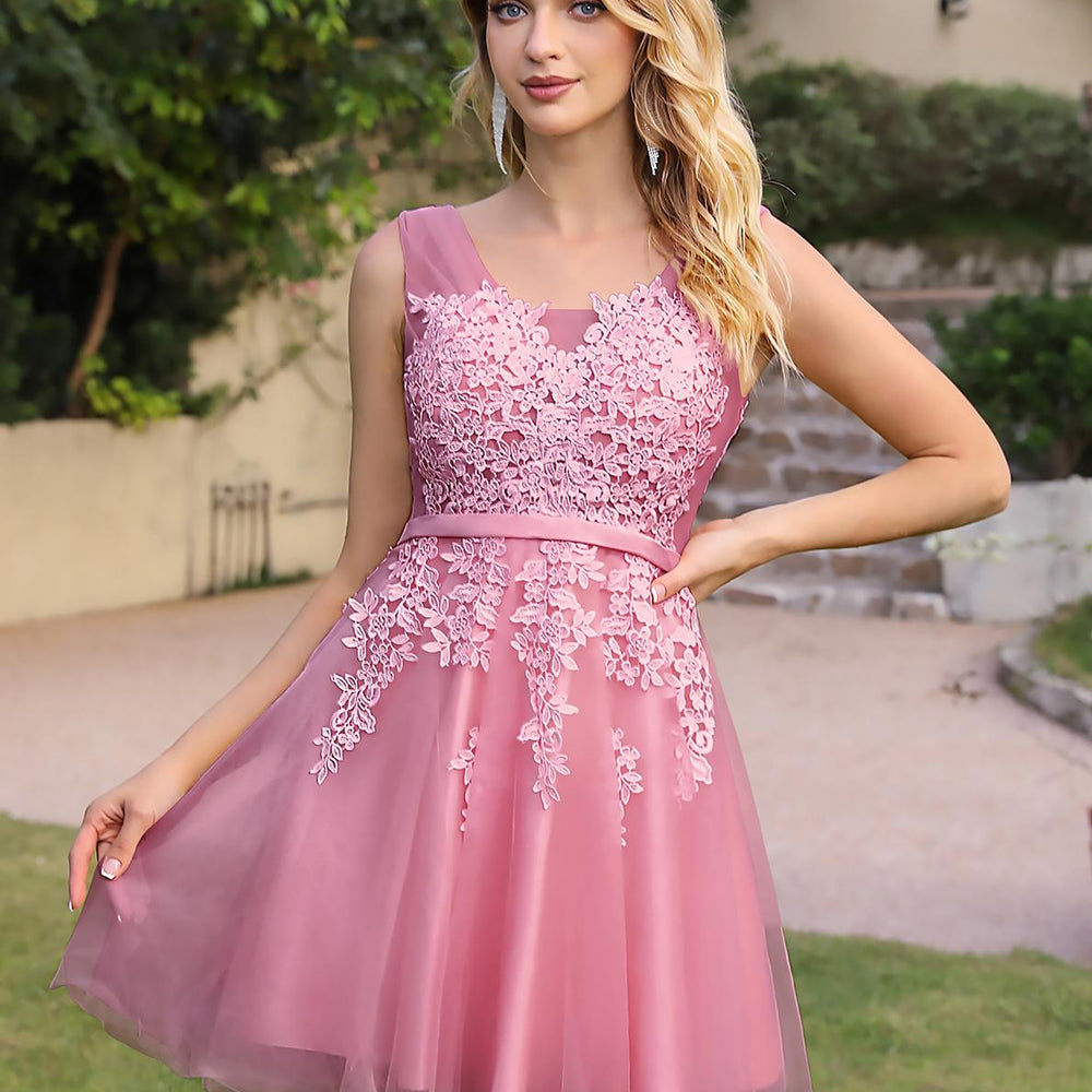 
                      
                        Beautiful Sleeveless lace-up Short homecoming Dress Tulle Lace Appliques
                      
                    