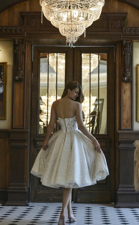 
                      
                        A-Line Off-the-Shoulder Short Wedding Dress with Lace Appliques
                      
                    