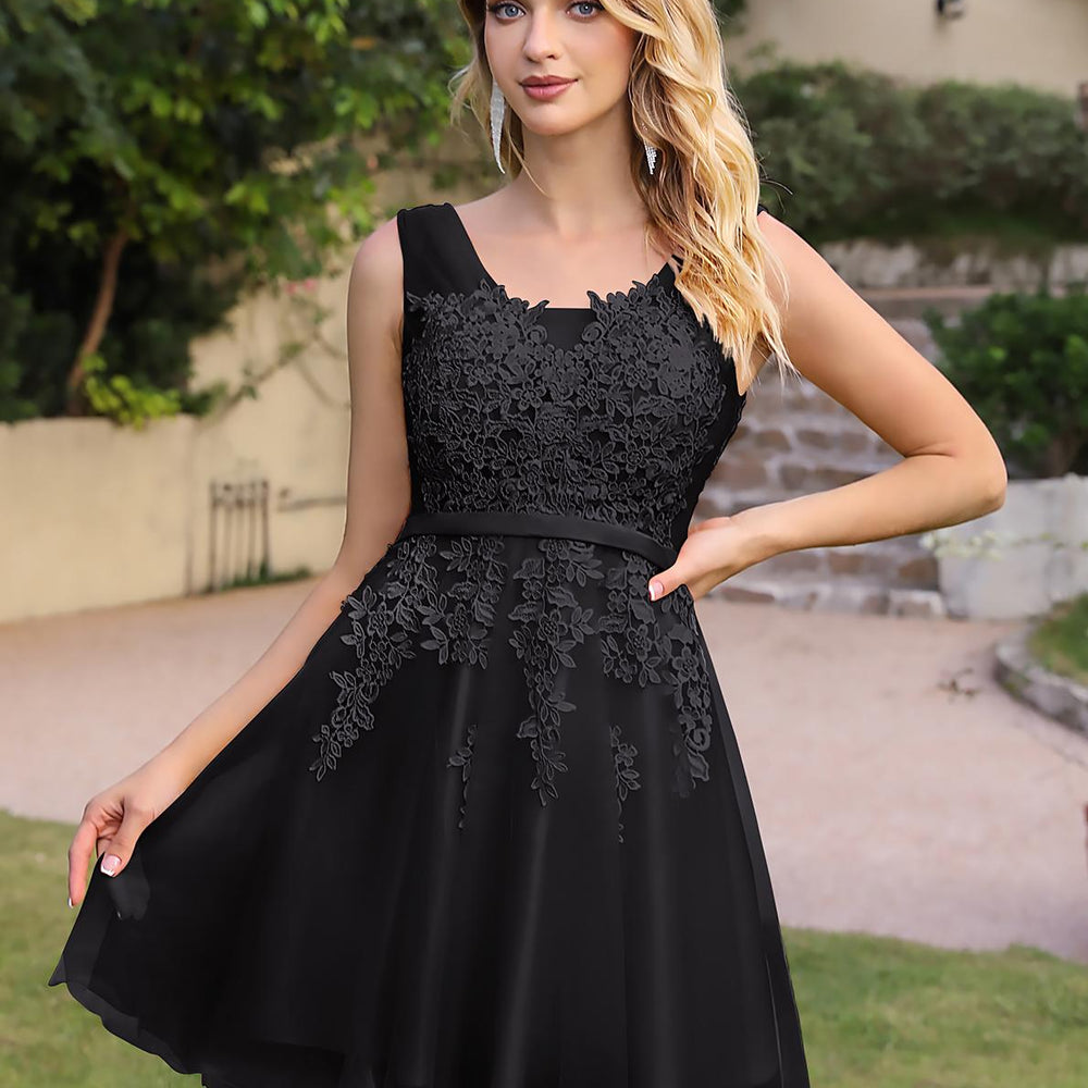 
                      
                        Beautiful Sleeveless lace-up Short homecoming Dress Tulle Lace Appliques
                      
                    