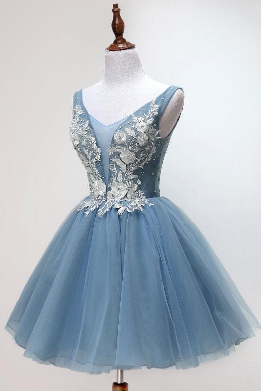 
                      
                        A Line Blue Tulle Homecoming Dress With Lace Appliques
                      
                    