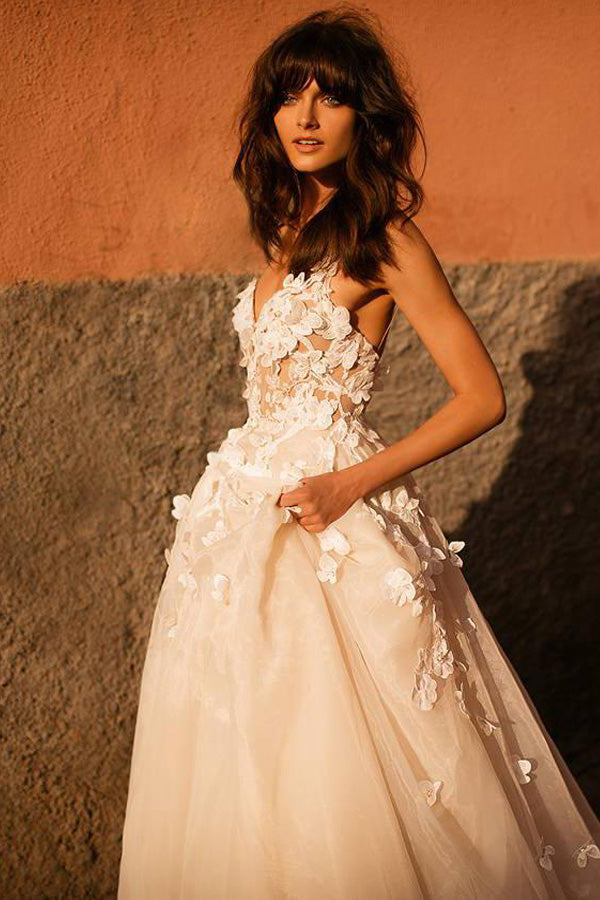 
                      
                        A Line Lace Appliques Wedding Dress With Court Train 
                      
                    