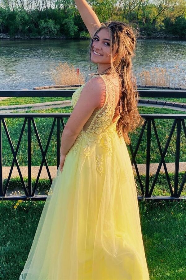 
                      
                        A-Line V Neck Yellow Tulle Long Prom Dress With Lace Appliques
                      
                    