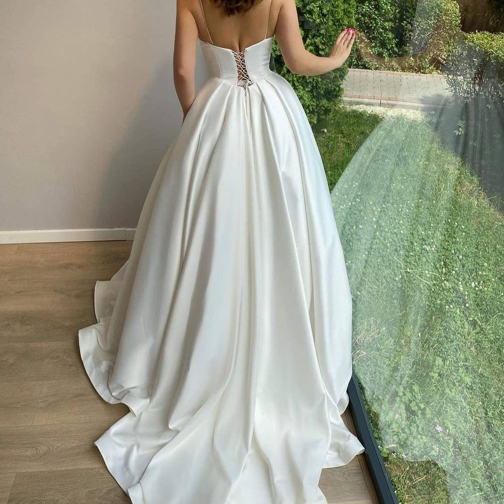 
                      
                        Ball Gowns Sweetheart Spaghetti Straps Long Satin Wedding Dress
                      
                    