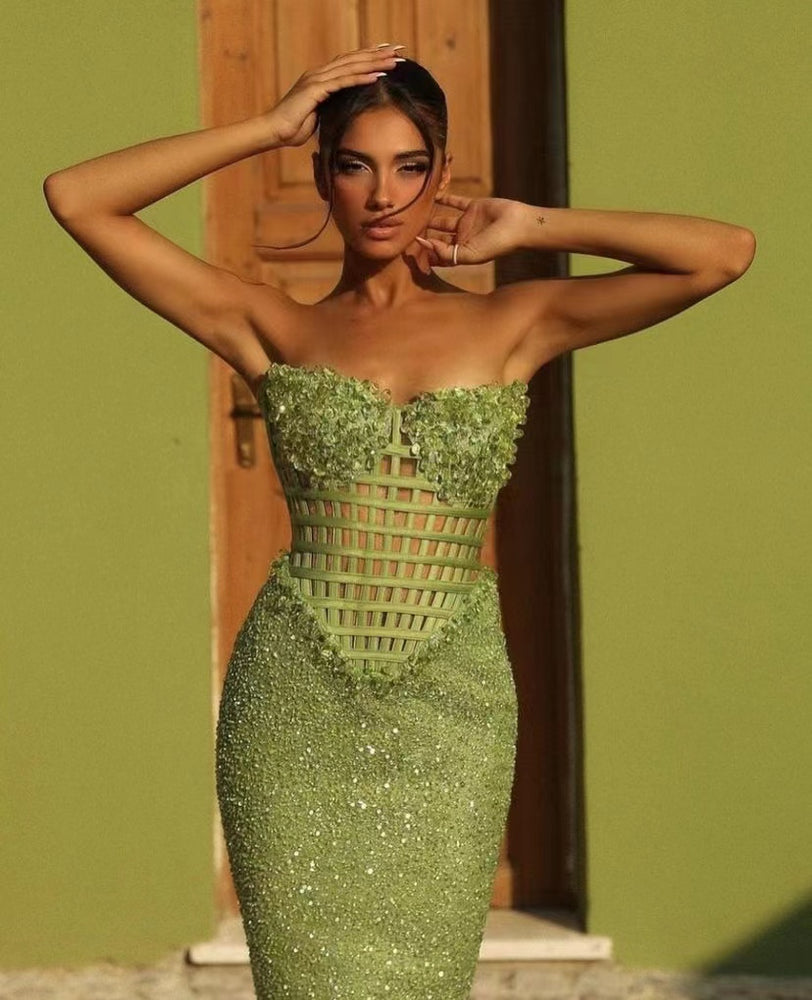 
                      
                        Green Off-the-Shoulder Long Mermaid Prom Dress with Beadings
                      
                    