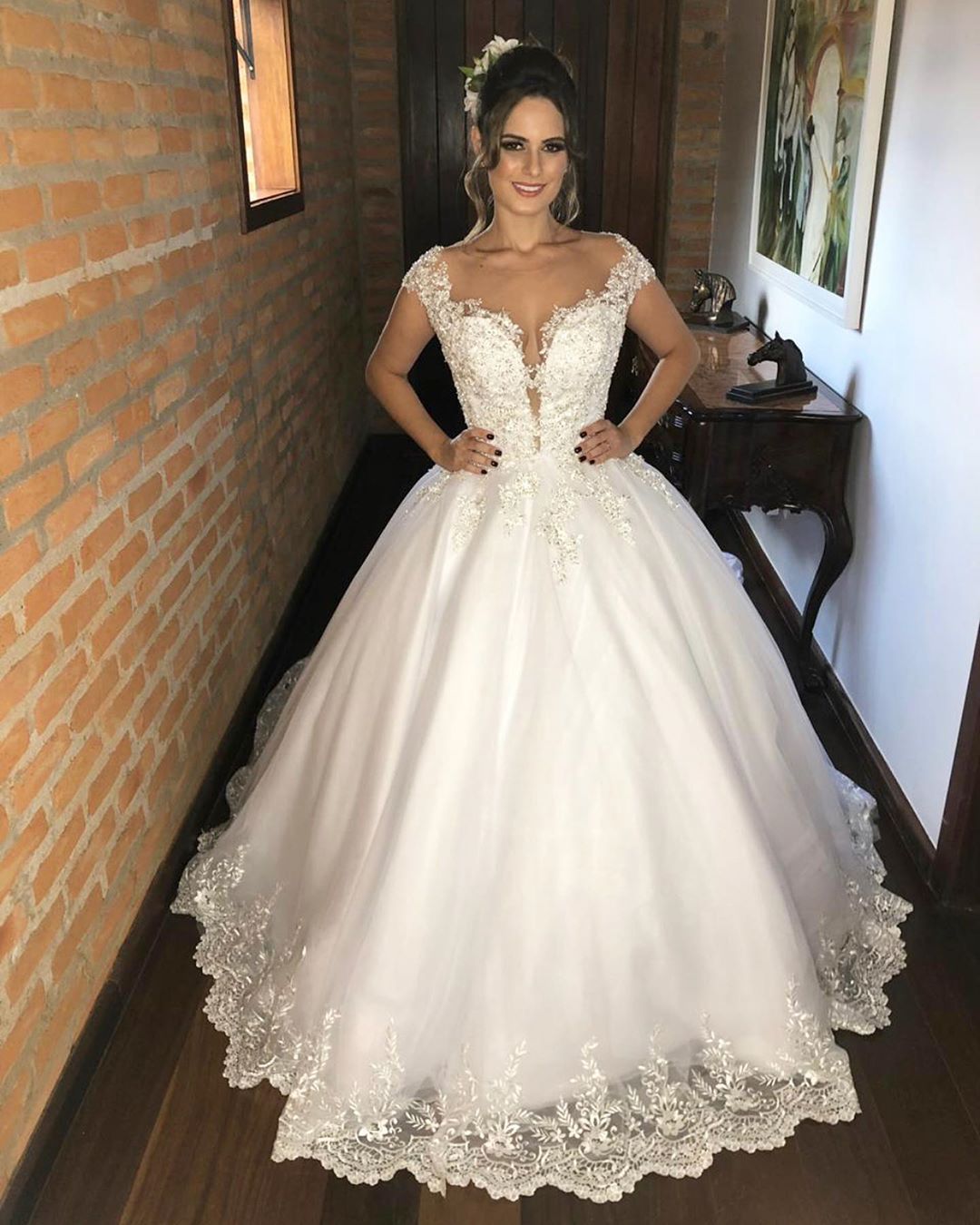 Sweetheart Strappy V-Neck Floor-Length Wedding Dress with Lace Appliques