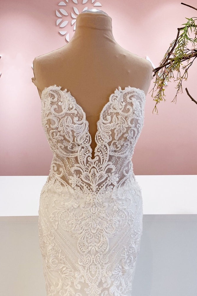 
                      
                        Classy Sweetheart Backless Floor-Length Mermaid Wedding Dress with Lace Appliques
                      
                    