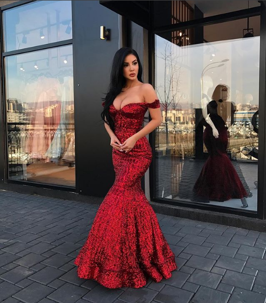 
                      
                        Sequins Off-the-Shoulder Mermaid Prom Dress
                      
                    