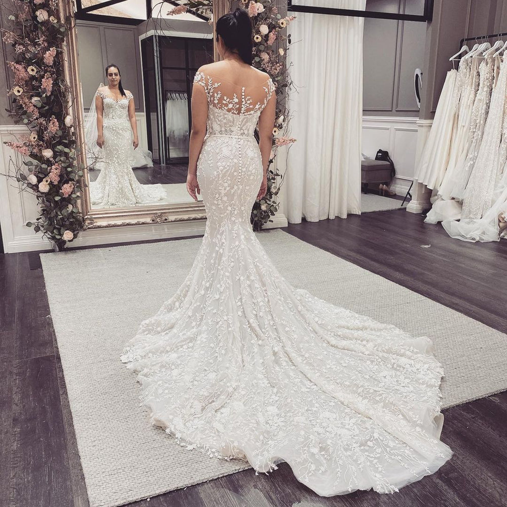 
                      
                        Off-the-Shoulder Backless Floor-Length Mermaid Wedding Dress with Lace Appliques
                      
                    