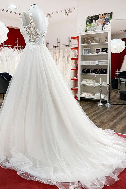 
                      
                        Elegant Sweetheart Long A-Line Tulle Wedding Dress with Ruffles
                      
                    