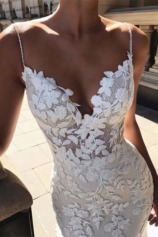 
                      
                        Spaghetti Strap Backless Long Mermaid Wedding Dress with Lace Appliques
                      
                    