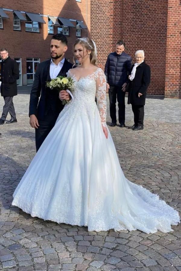 A-Line Sweetheart Wedding Dress with Long Sleeves and Lace Appliques