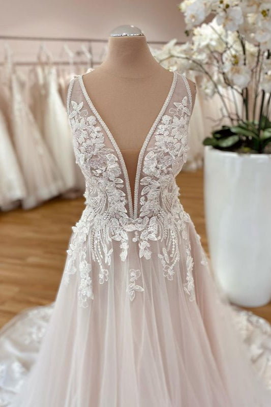 
                      
                        Elegant A-Line Wide Strap Tulle Floor-Length Wedding Dress with Floral Lace
                      
                    