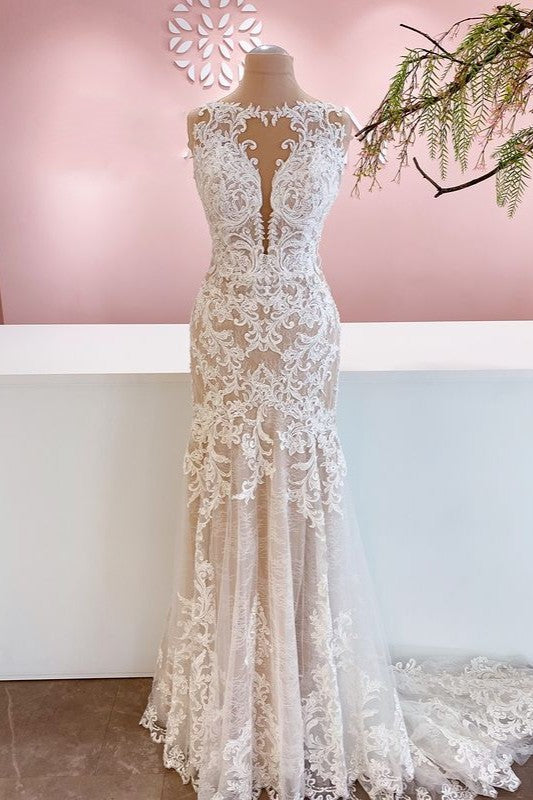 Glamorous Bateau Neck Mermaid Wedding Dress with Lace, Tulle, and Appliques