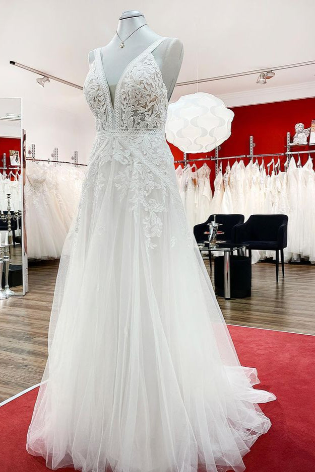 
                      
                        Sleeveless Long A-Line Tulle Open Back Wedding Dress with Lace Appliques
                      
                    