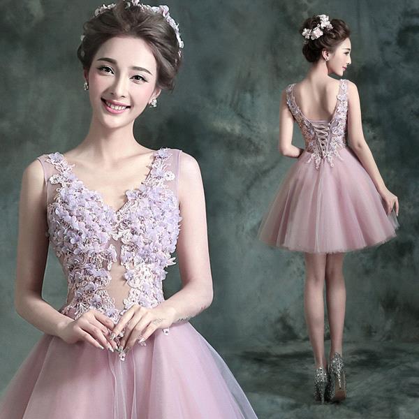 
                      
                        beautiful V-neck Homecoming Dress Sleeveless Short With Flowers
                      
                    