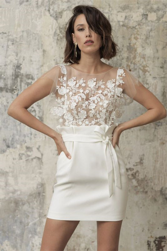 Bateau Neck Short Applique Wedding Dress with Belt and Pockets