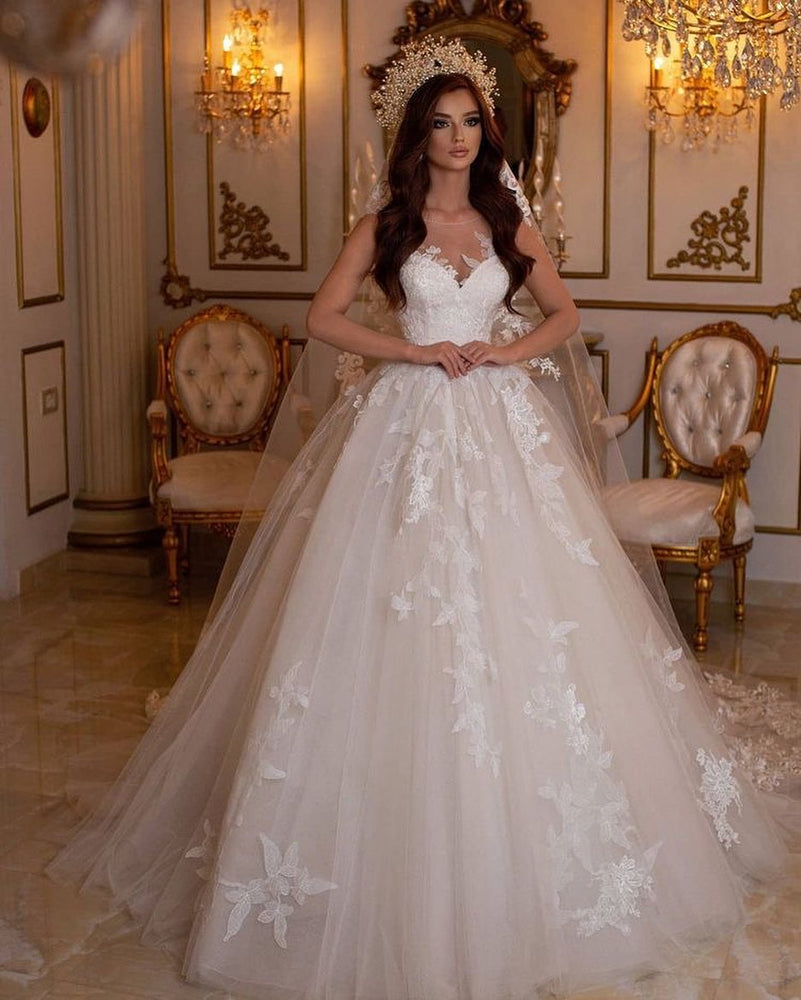 
                      
                        Stunning A-Line Bateau Neck Tulle Floor-Length Wedding Dress with Lace Appliques
                      
                    